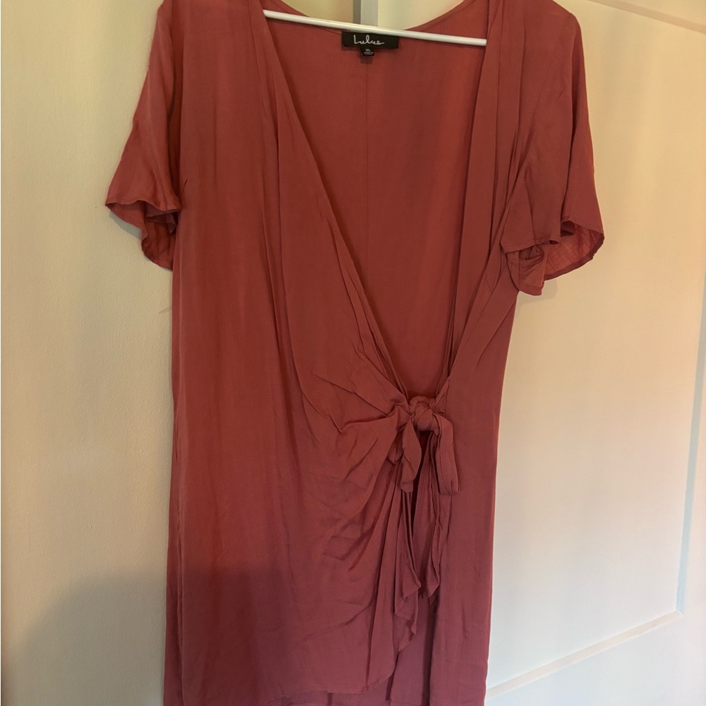 Lulu's Desert Coral Short Sleeve Wrap Dress